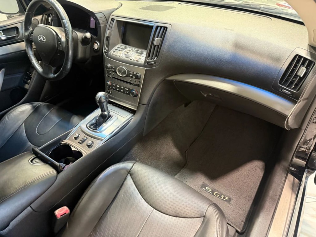 2012 INFINITI G37 Image 24