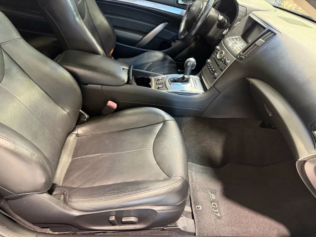 2012 INFINITI G37 Image 25