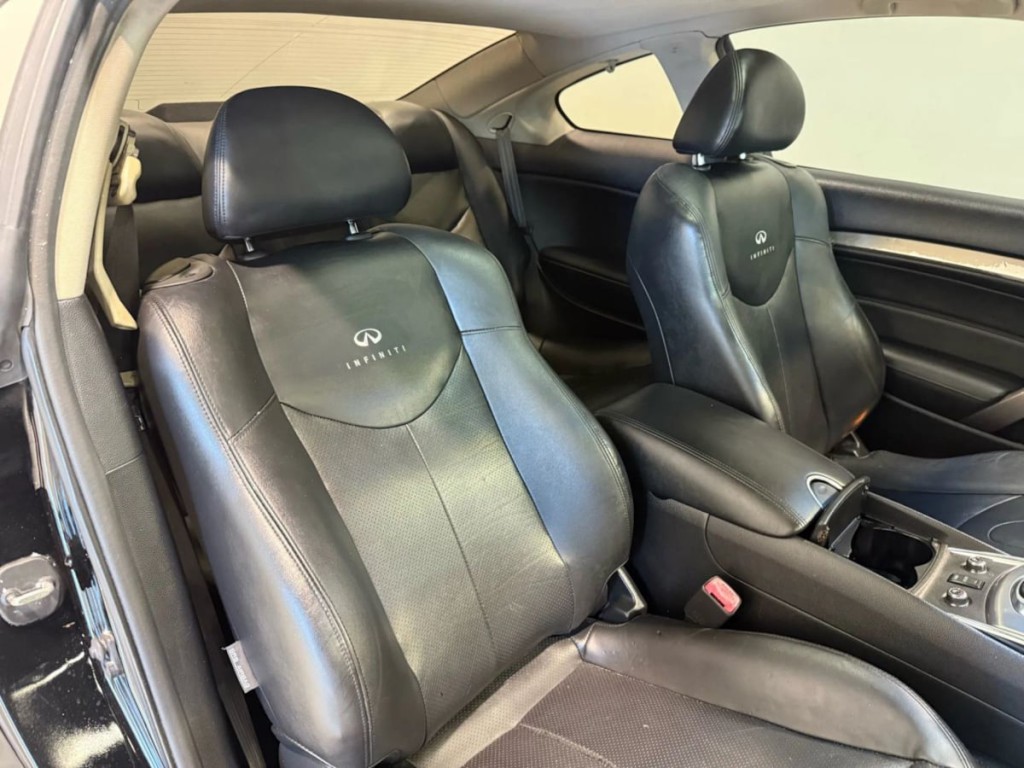 2012 INFINITI G37 Image 26