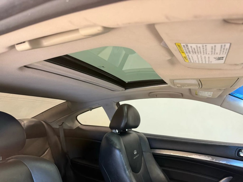 2012 INFINITI G37 Image 27