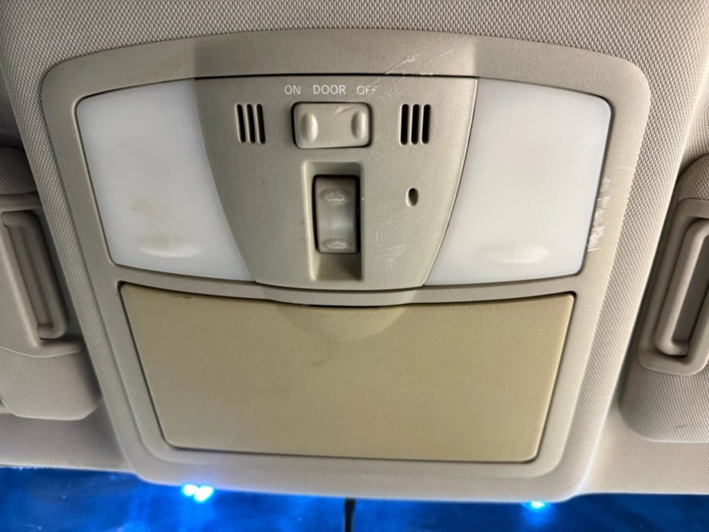 2012 INFINITI G37 Image 28