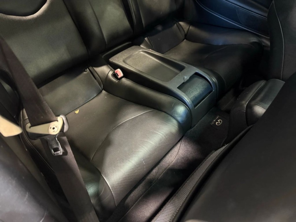 2012 INFINITI G37 Image 29