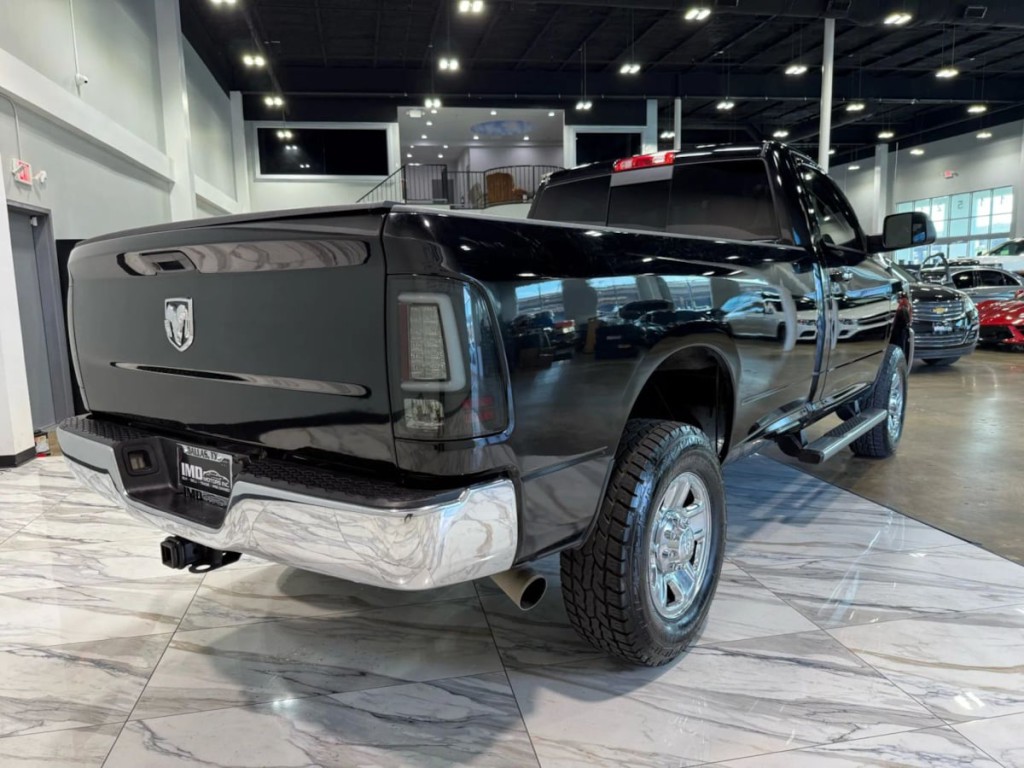 2016 RAM 3500 Image 7