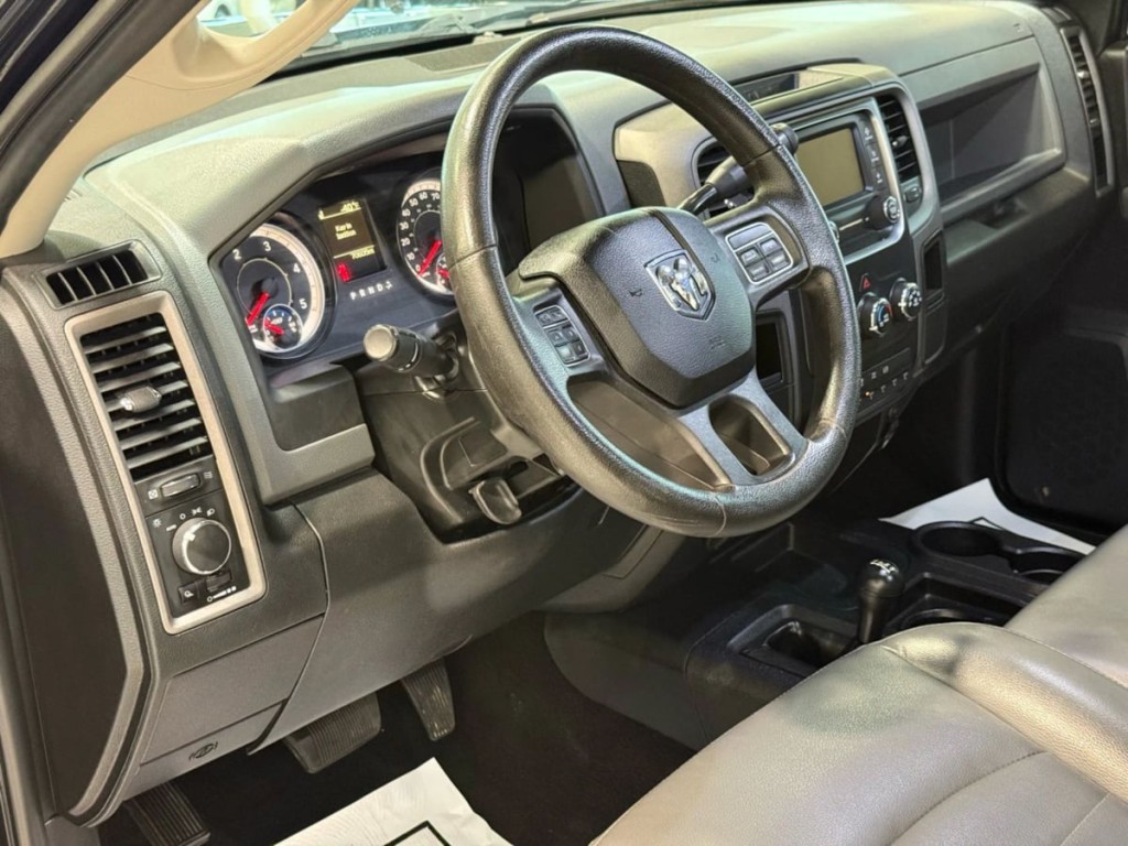 2016 RAM 3500 Image 12