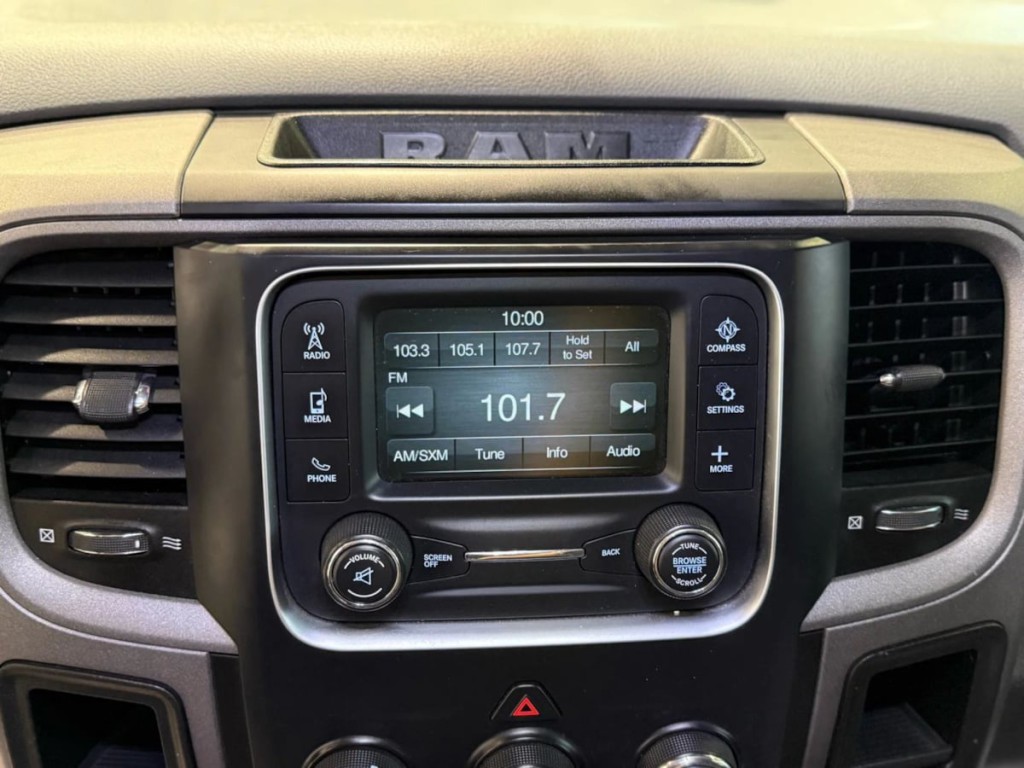 2016 RAM 3500 Image 17