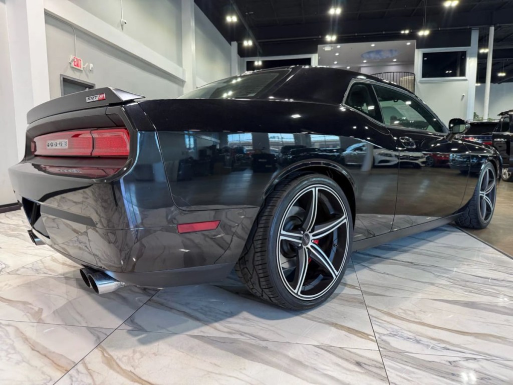2008 Dodge Challenger Image 6