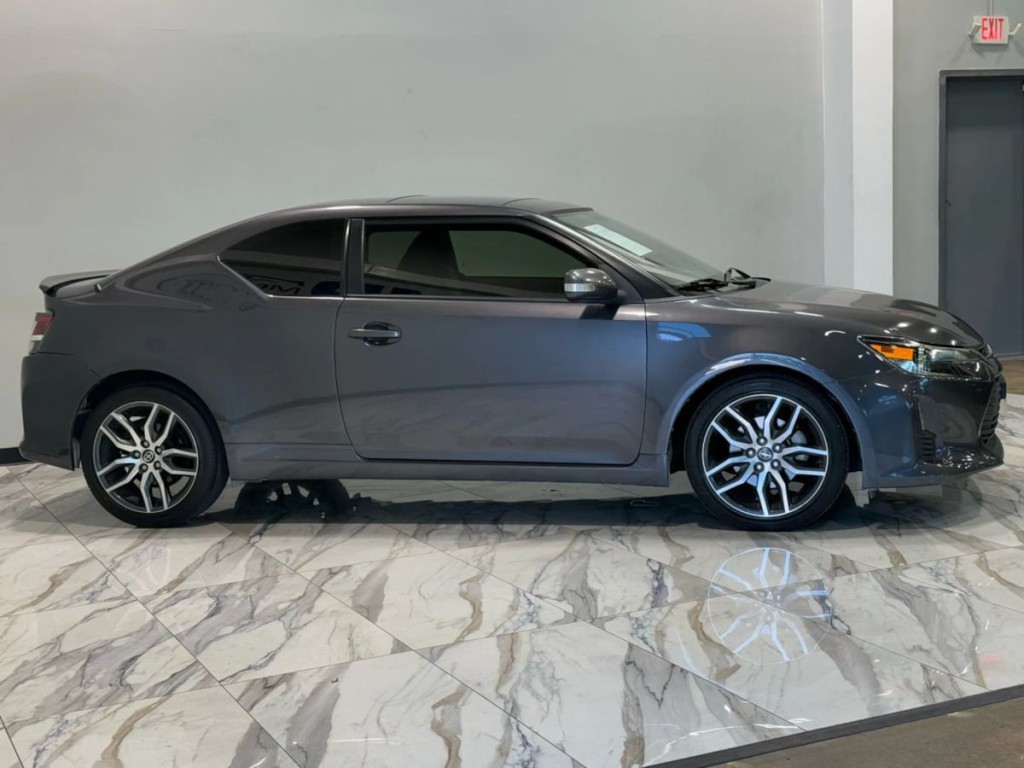 2016 Scion tC Image 5