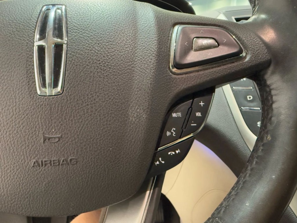 2015 Lincoln MKC Image 16
