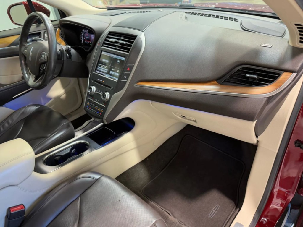 2015 Lincoln MKC Image 27