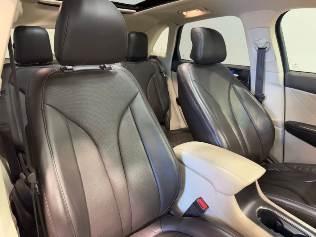 2015 Lincoln MKC Image 29