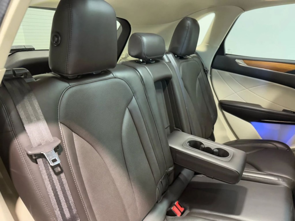 2015 Lincoln MKC Image 33