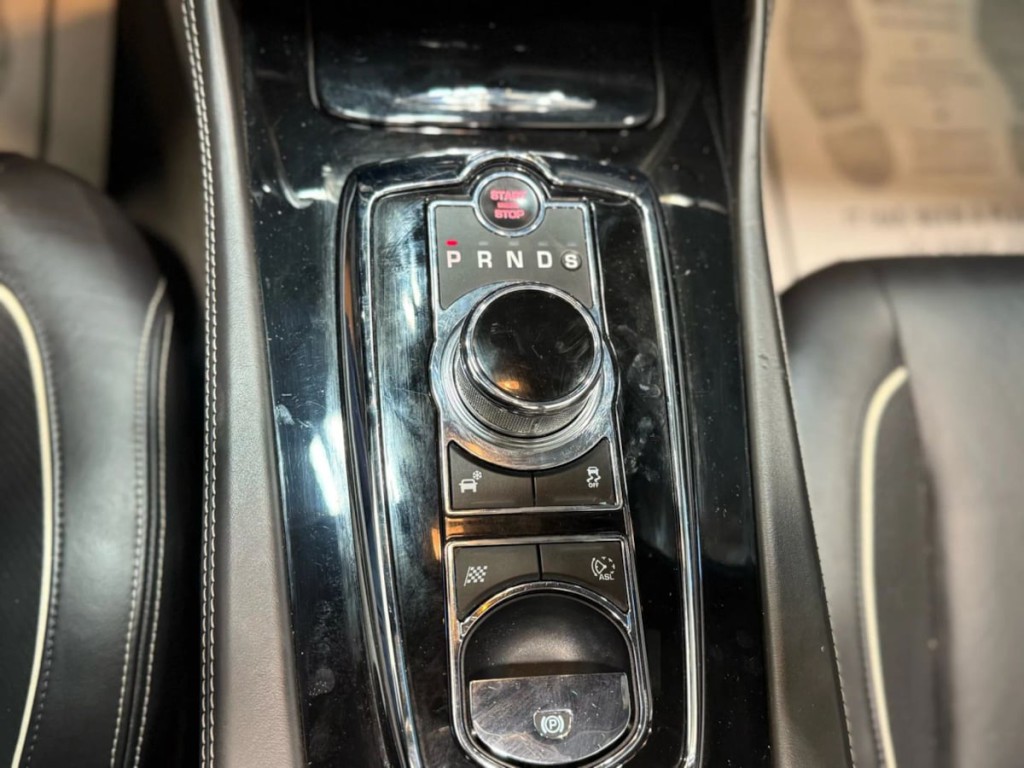 2013 Jaguar XK-Series Image 23