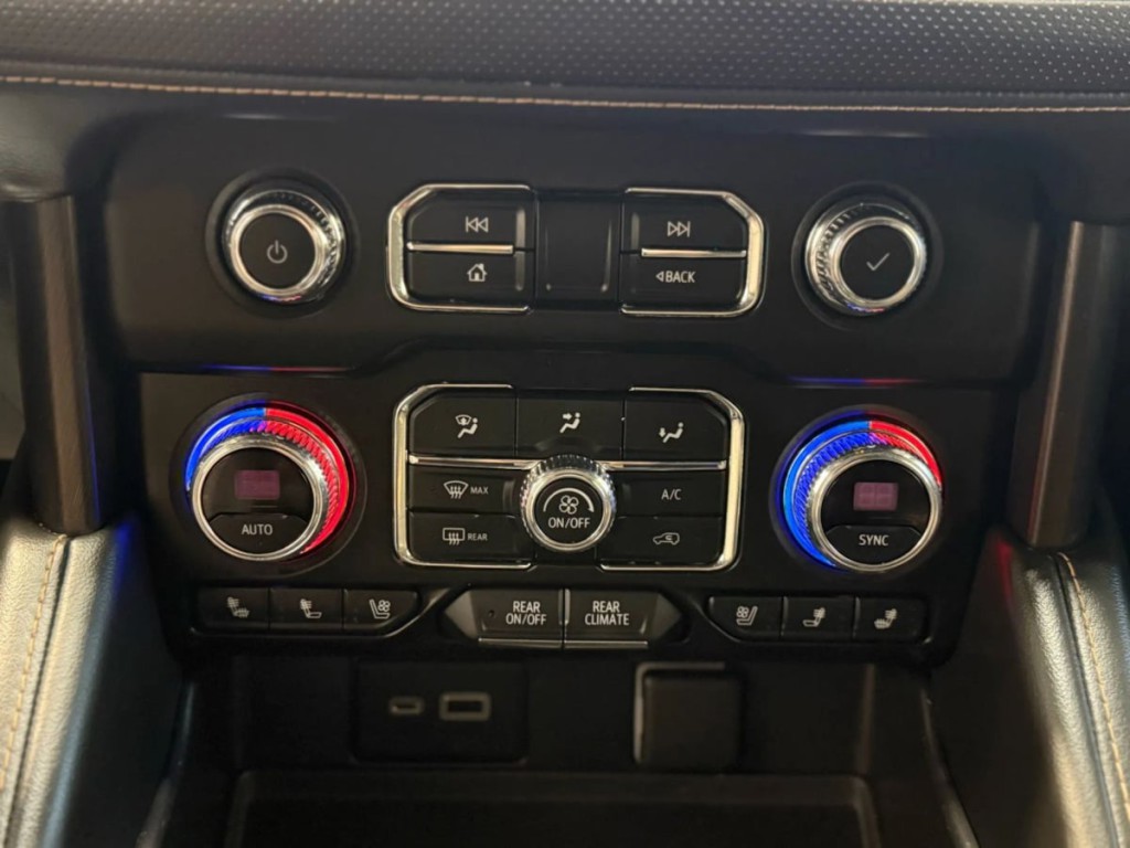 2022 GMC Yukon Image 17