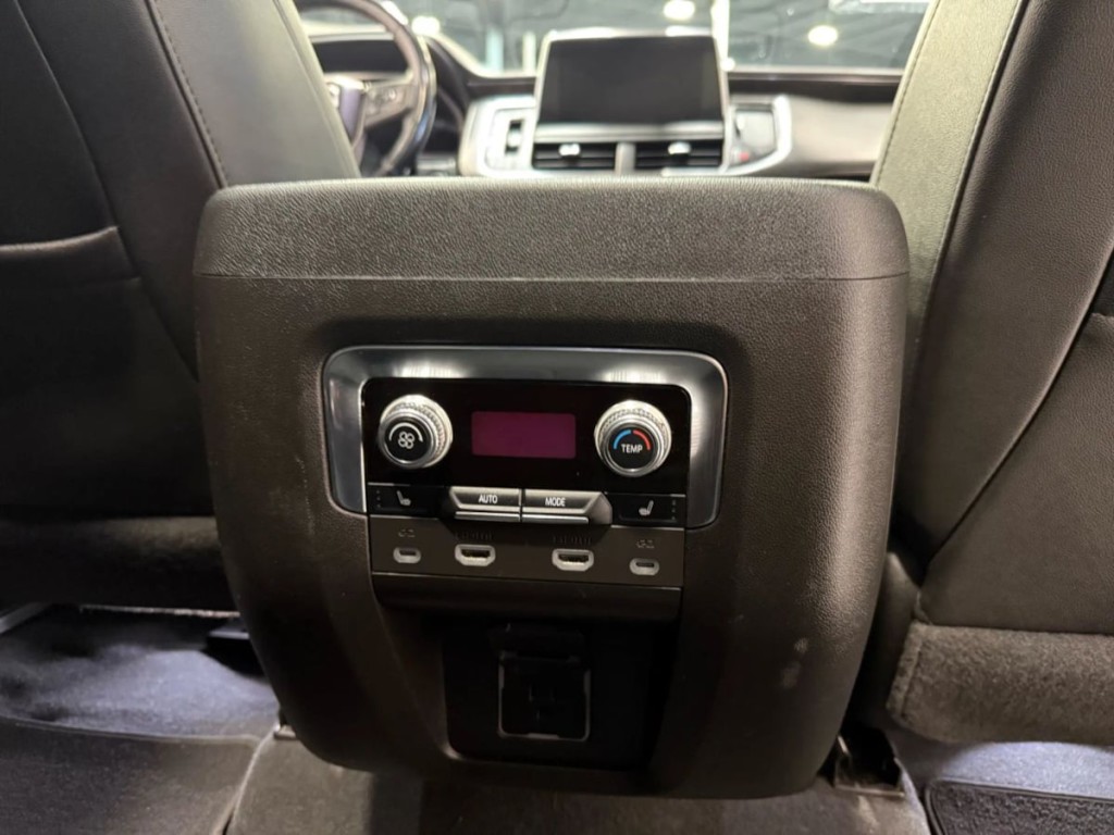 2022 GMC Yukon Image 38