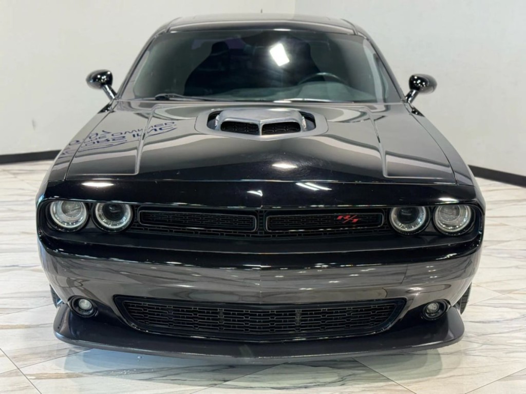 2016 Dodge Challenger Image 3