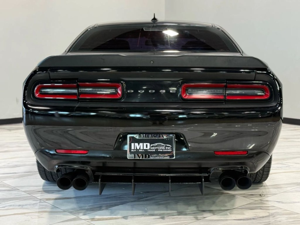 2016 Dodge Challenger Image 7