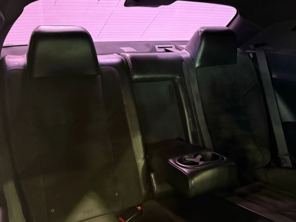 2016 Dodge Challenger Image 31