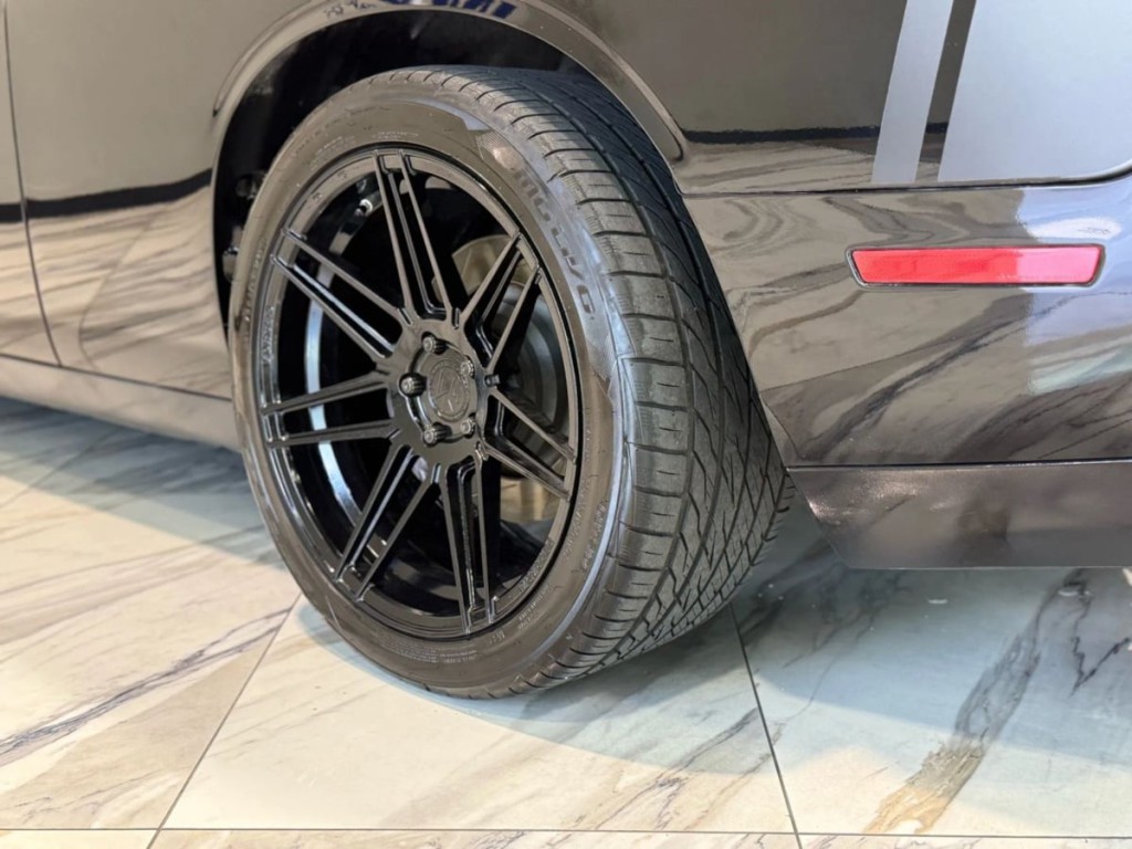 2016 Dodge Challenger Image 35