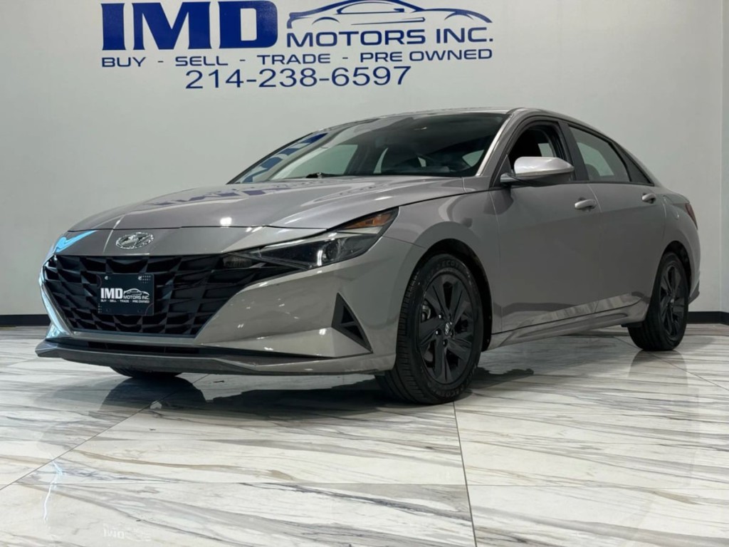 2022 Hyundai Elantra Image 2