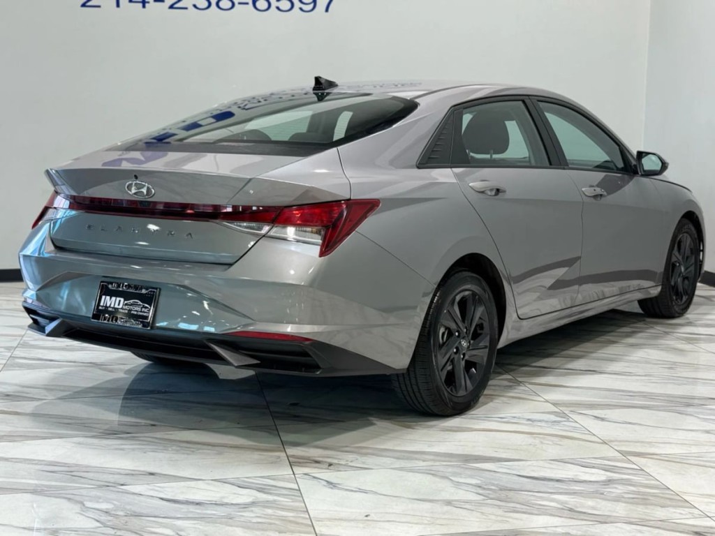 2022 Hyundai Elantra Image 6