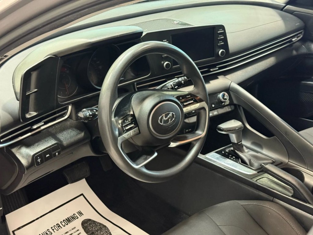 2022 Hyundai Elantra Image 14