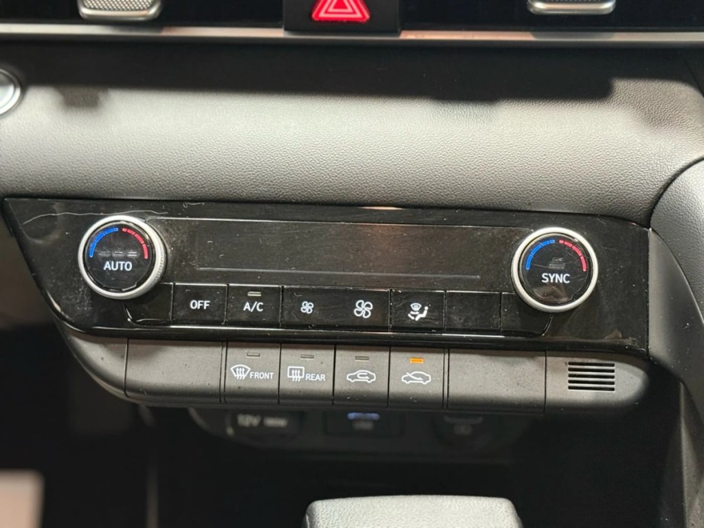 2022 Hyundai Elantra Image 17