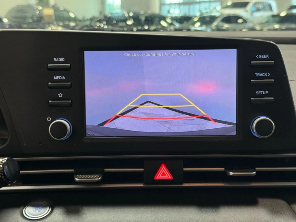 2022 Hyundai Elantra Image 23