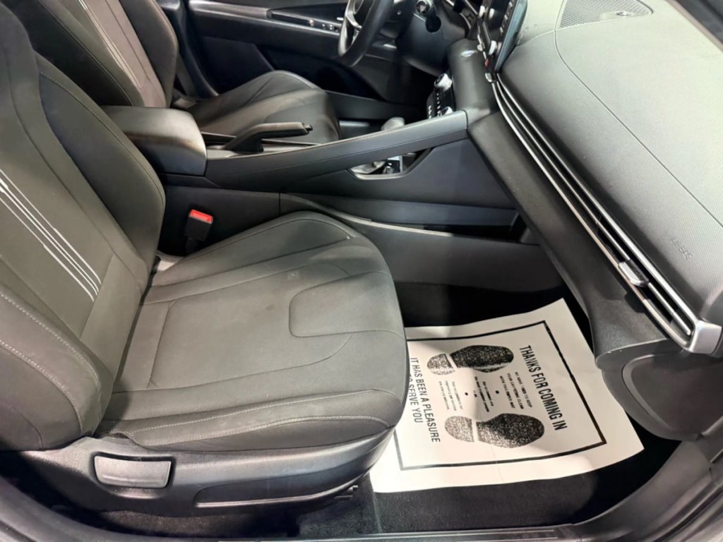 2022 Hyundai Elantra Image 29