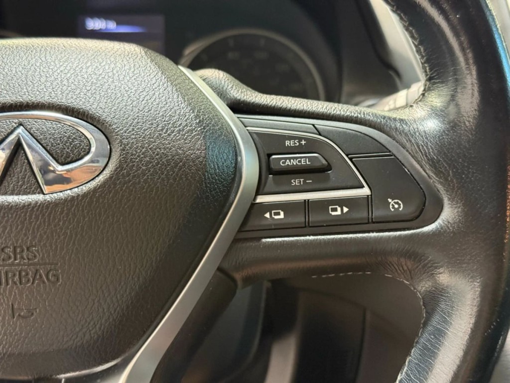 2018 INFINITI Q50 Image 17