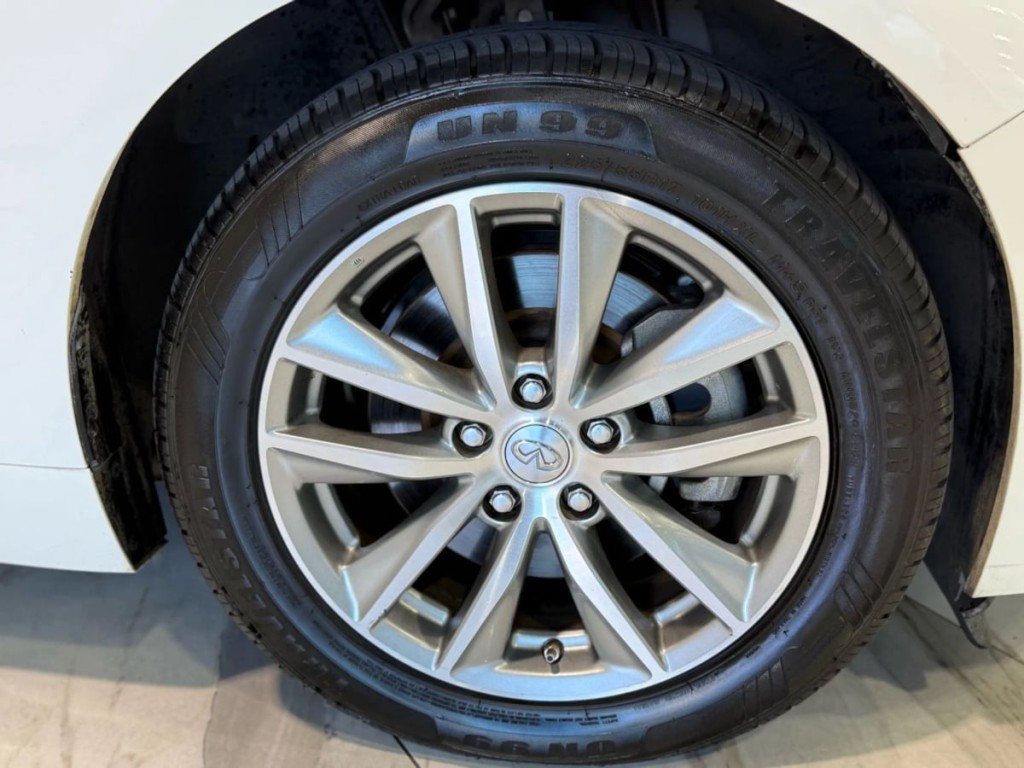 2018 INFINITI Q50 Image 32