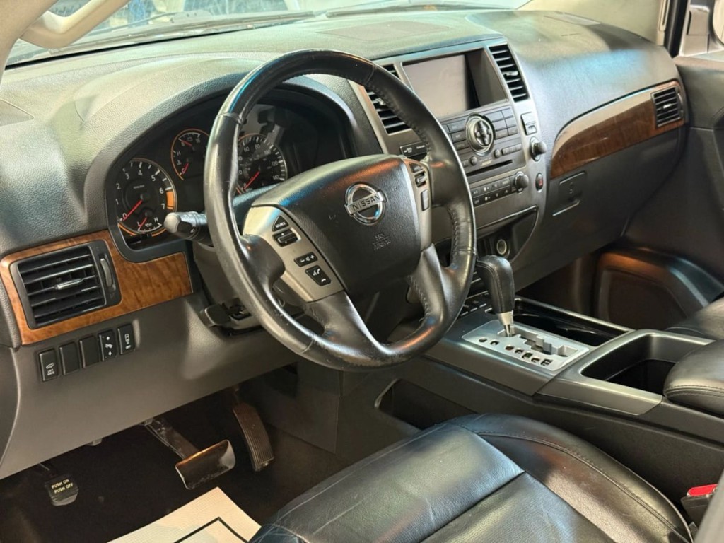2015 Nissan Armada Image 12