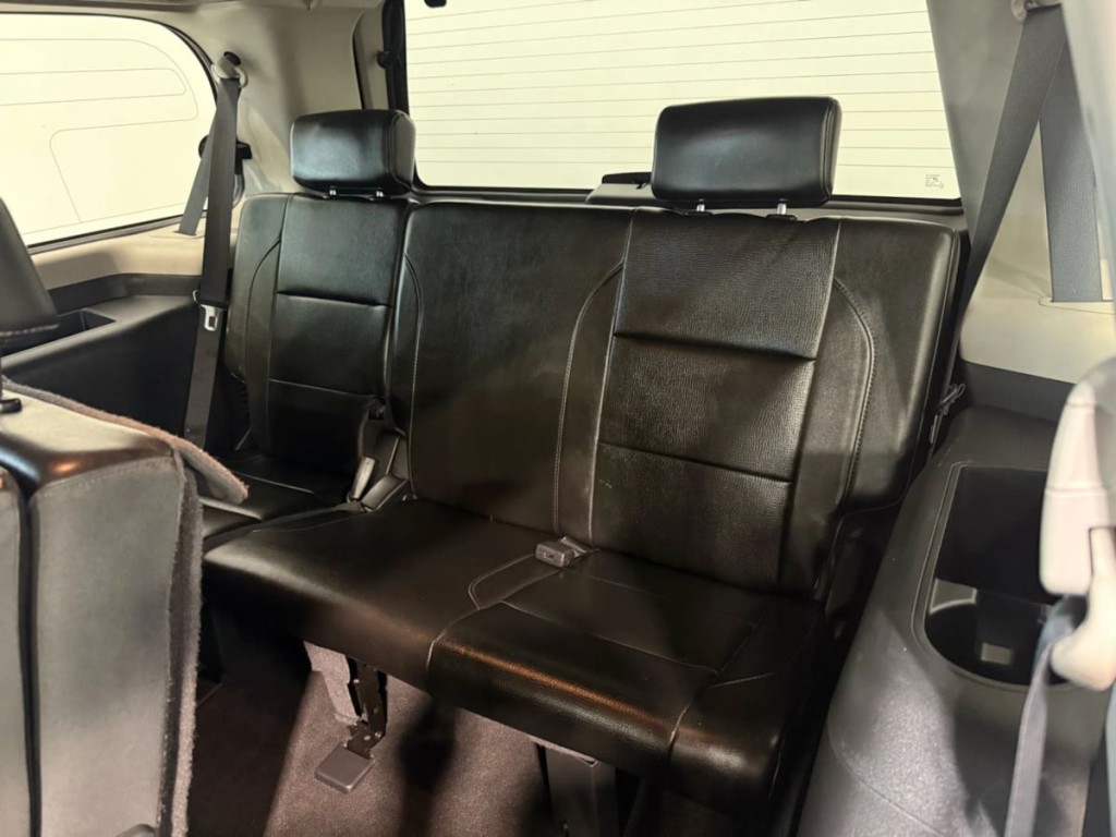 2015 Nissan Armada Image 26