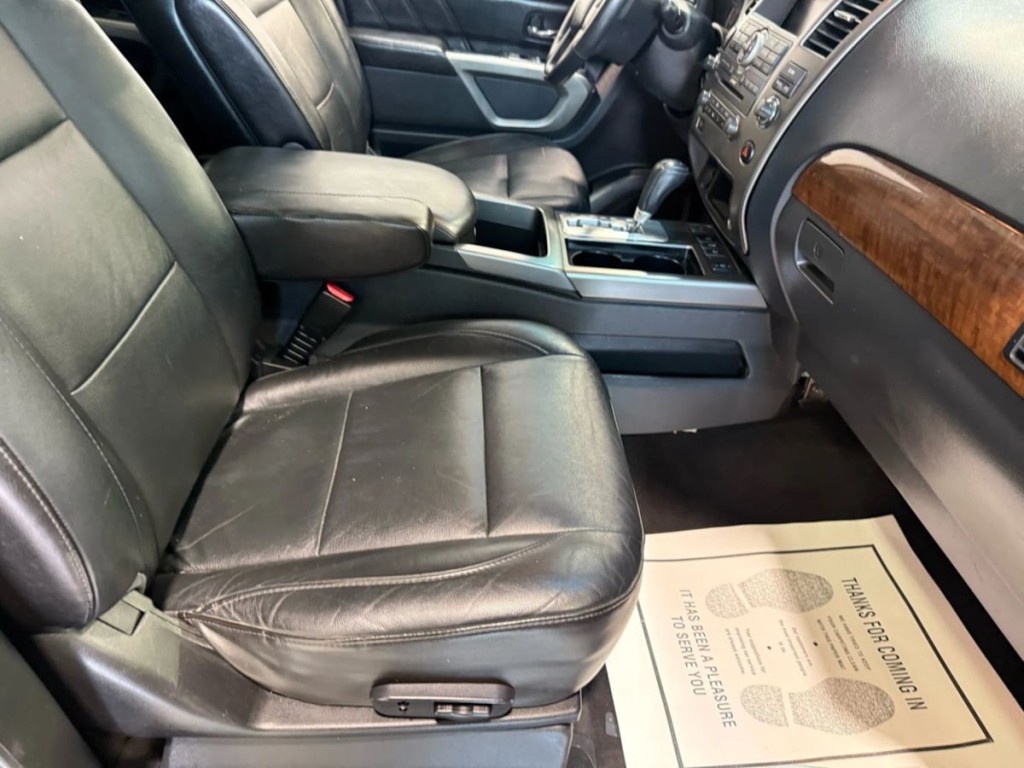 2015 Nissan Armada Image 28