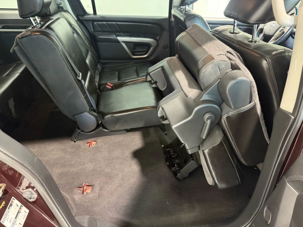 2015 Nissan Armada Image 33