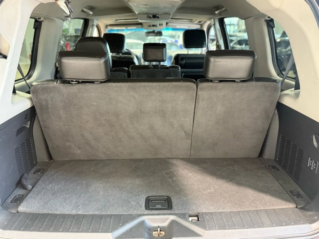 2015 Nissan Armada Image 35