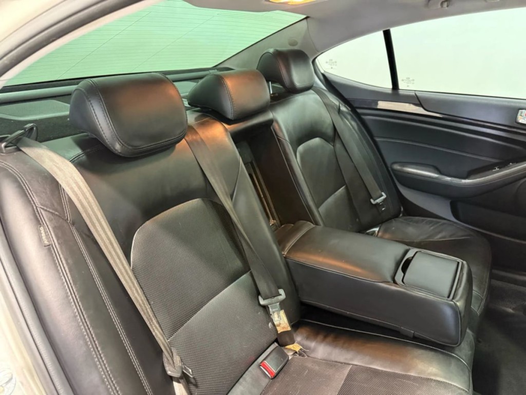 2014 Kia Cadenza Image 32