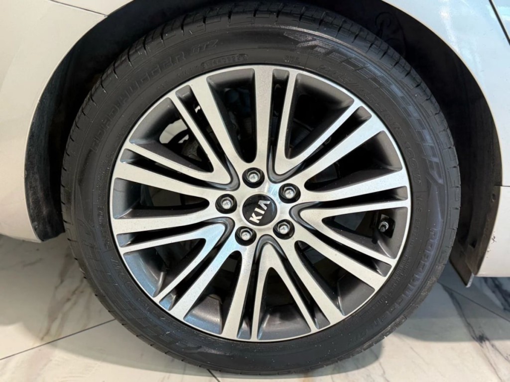2014 Kia Cadenza Image 34