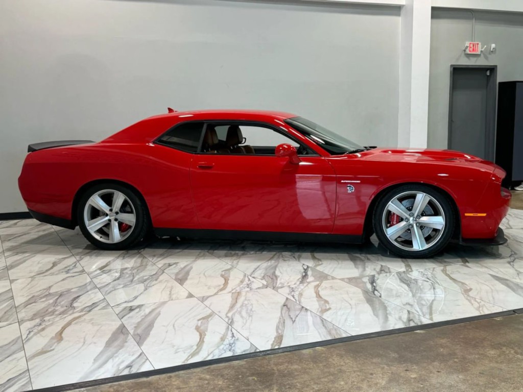 2015 Dodge Challenger Image 6