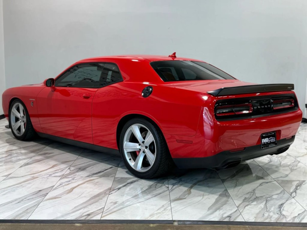 2015 Dodge Challenger Image 9