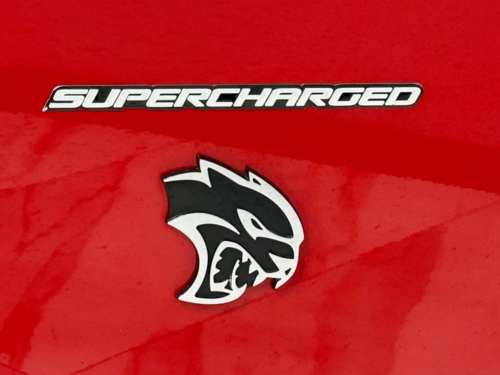2015 Dodge Challenger Image 11