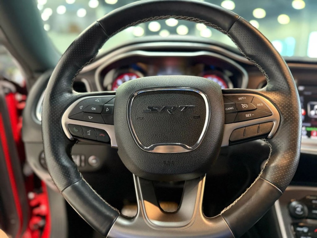 2015 Dodge Challenger Image 16