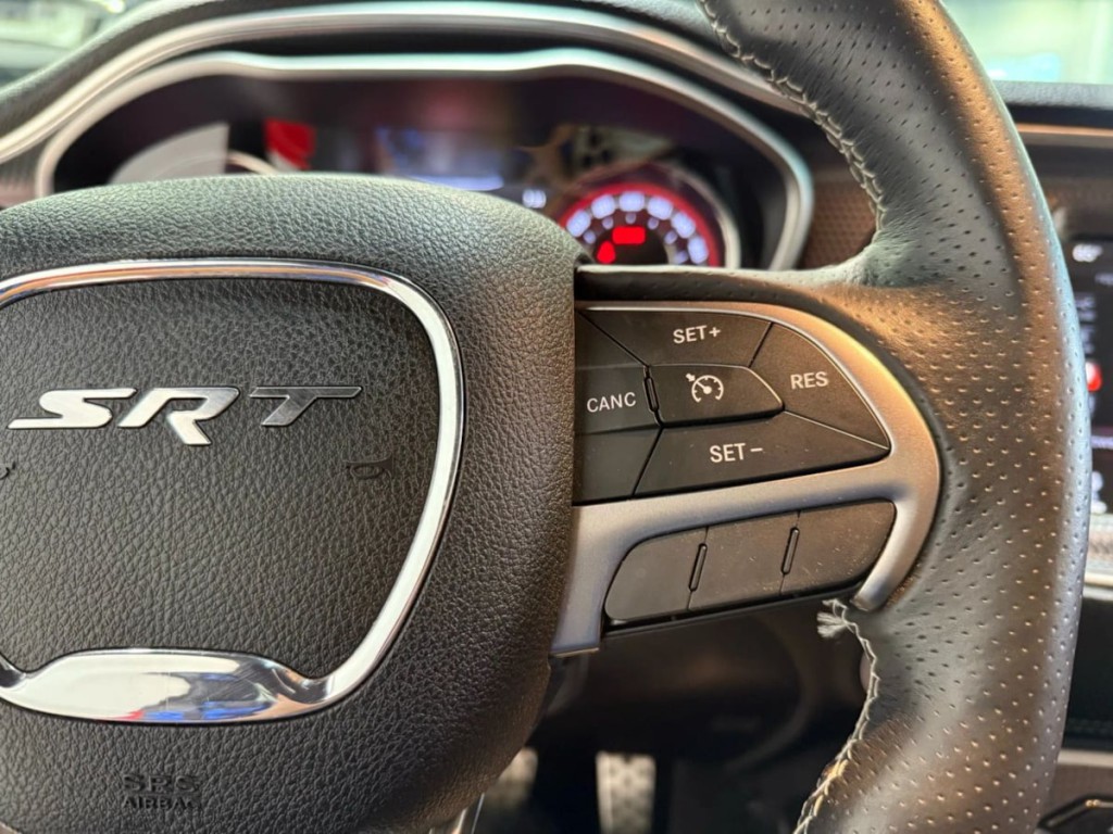 2015 Dodge Challenger Image 18