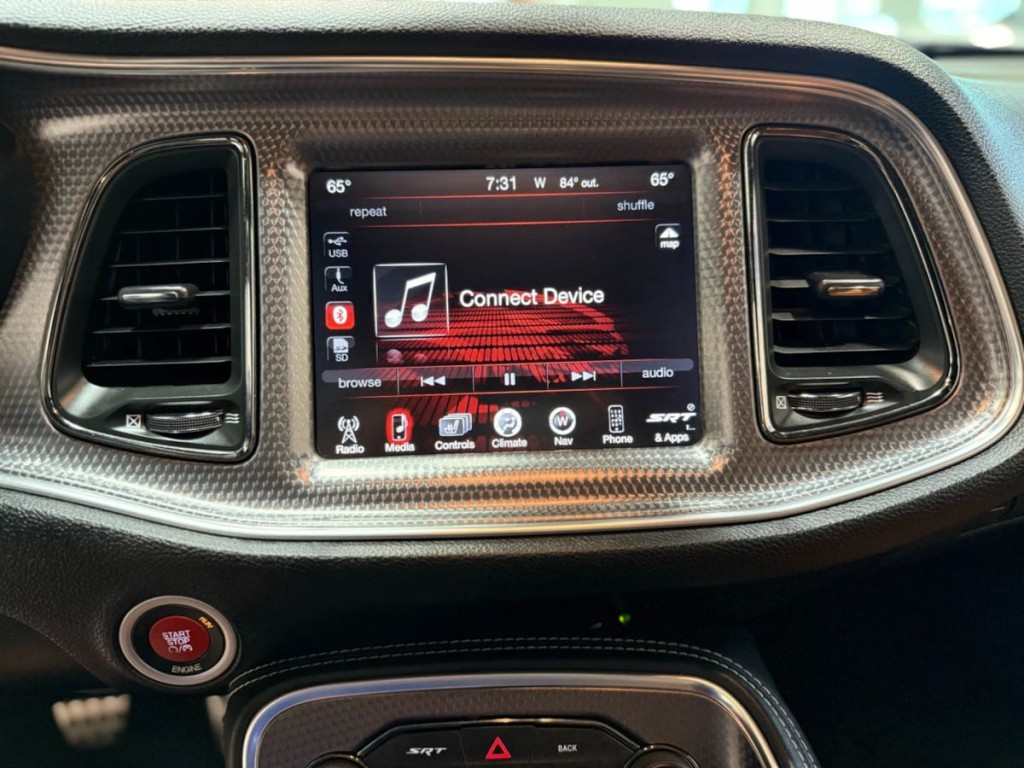 2015 Dodge Challenger Image 19
