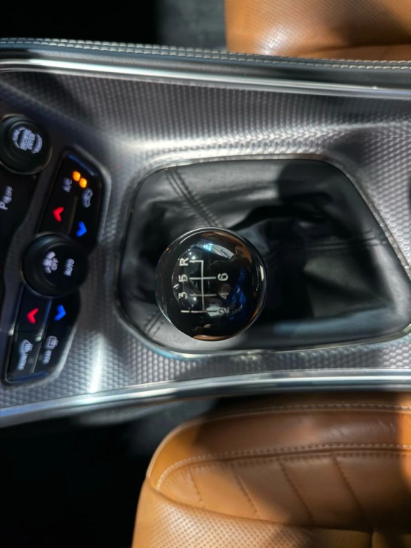 2015 Dodge Challenger Image 21