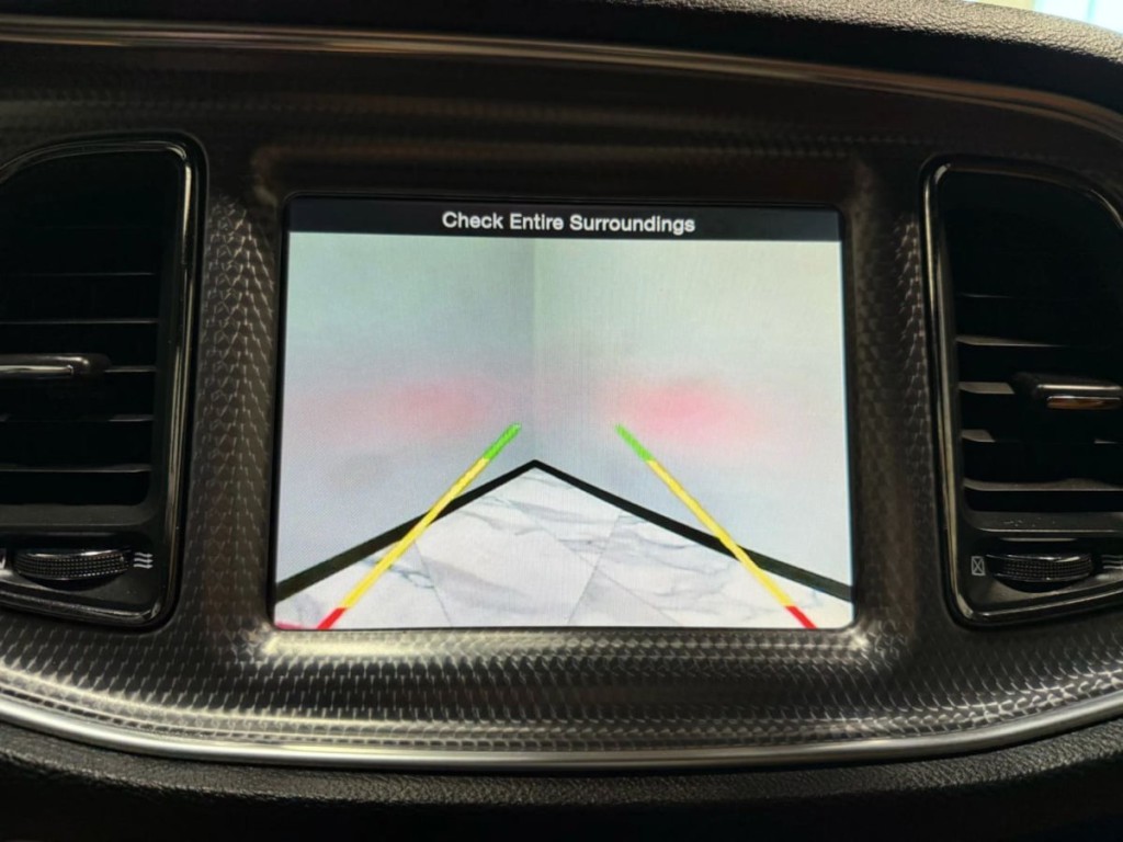 2015 Dodge Challenger Image 24