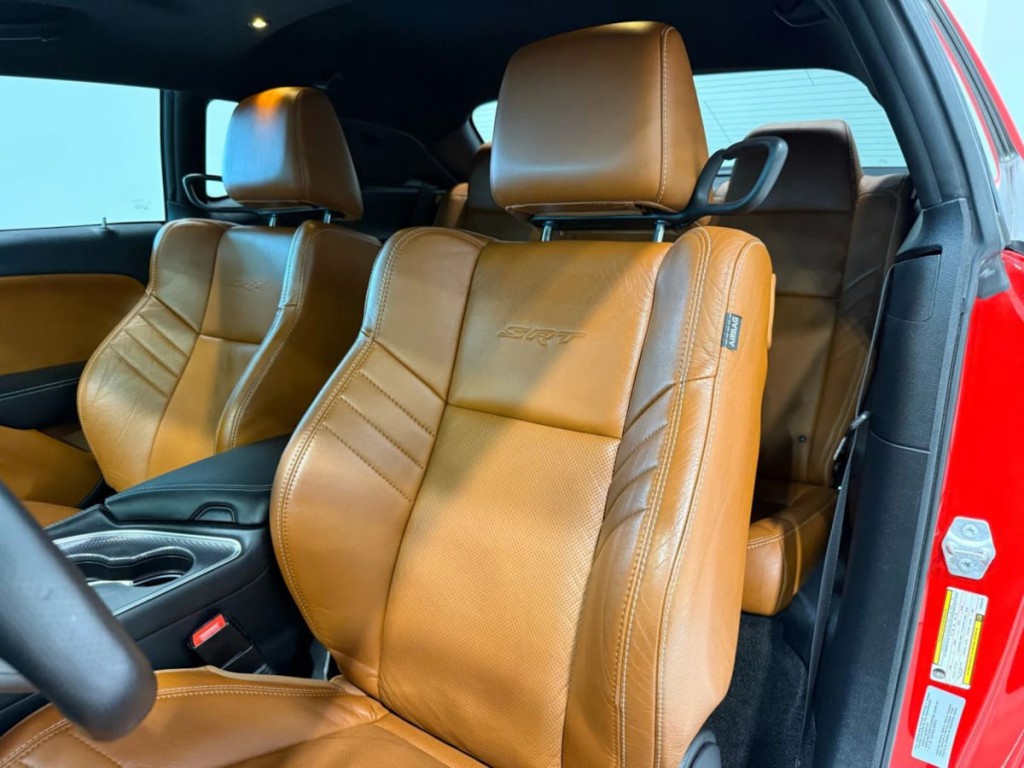 2015 Dodge Challenger Image 26