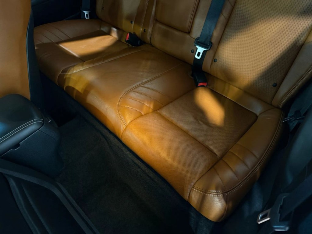 2015 Dodge Challenger Image 27