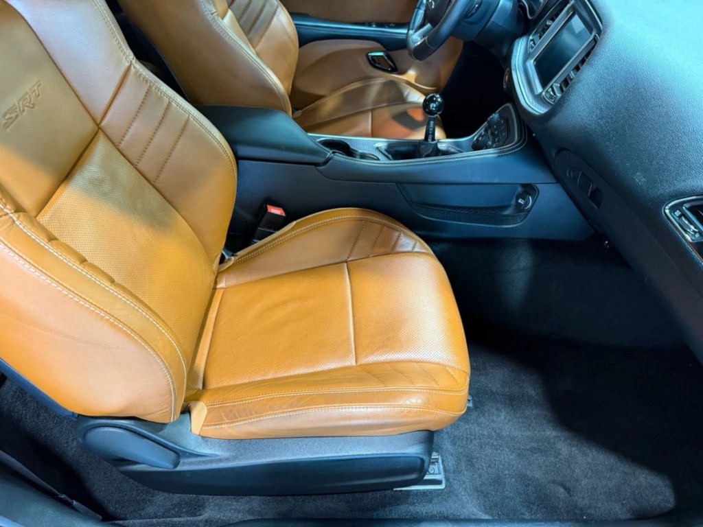 2015 Dodge Challenger Image 30