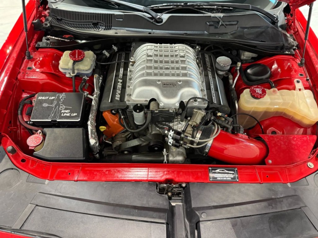 2015 Dodge Challenger Image 34