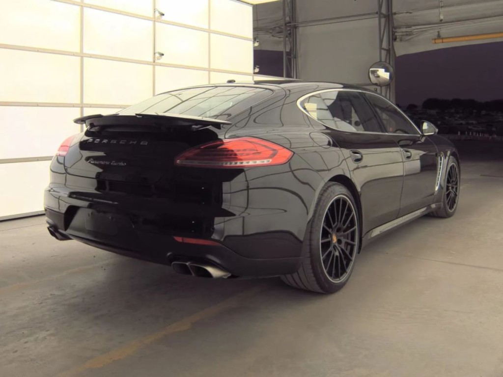 2014 Porsche Panamera Image 4